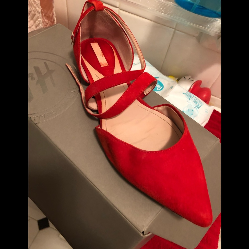 Size 8.5 HM shoe